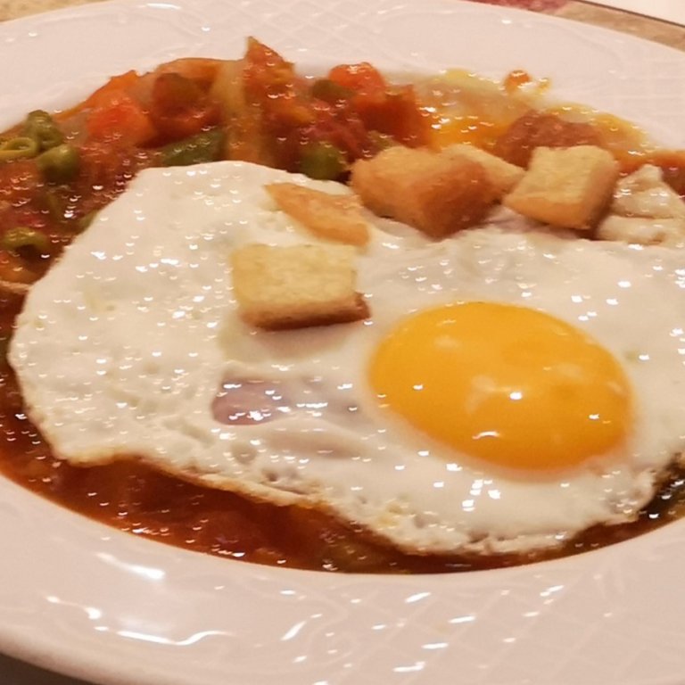 Pisto Manchego con huevo escalfado